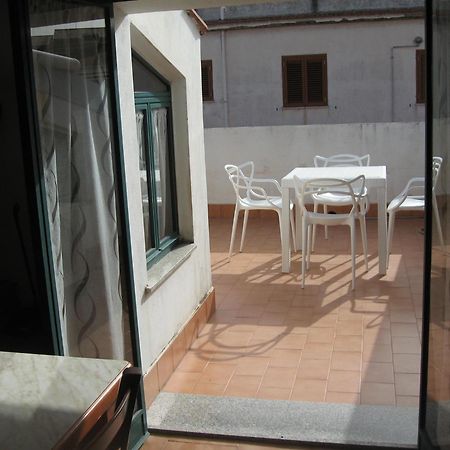 גיארדיני נאקסוס Nino'S Apartments מראה חיצוני תמונה