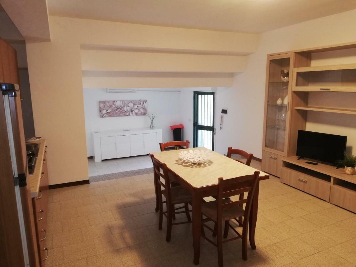 גיארדיני נאקסוס Nino'S Apartments מראה חיצוני תמונה